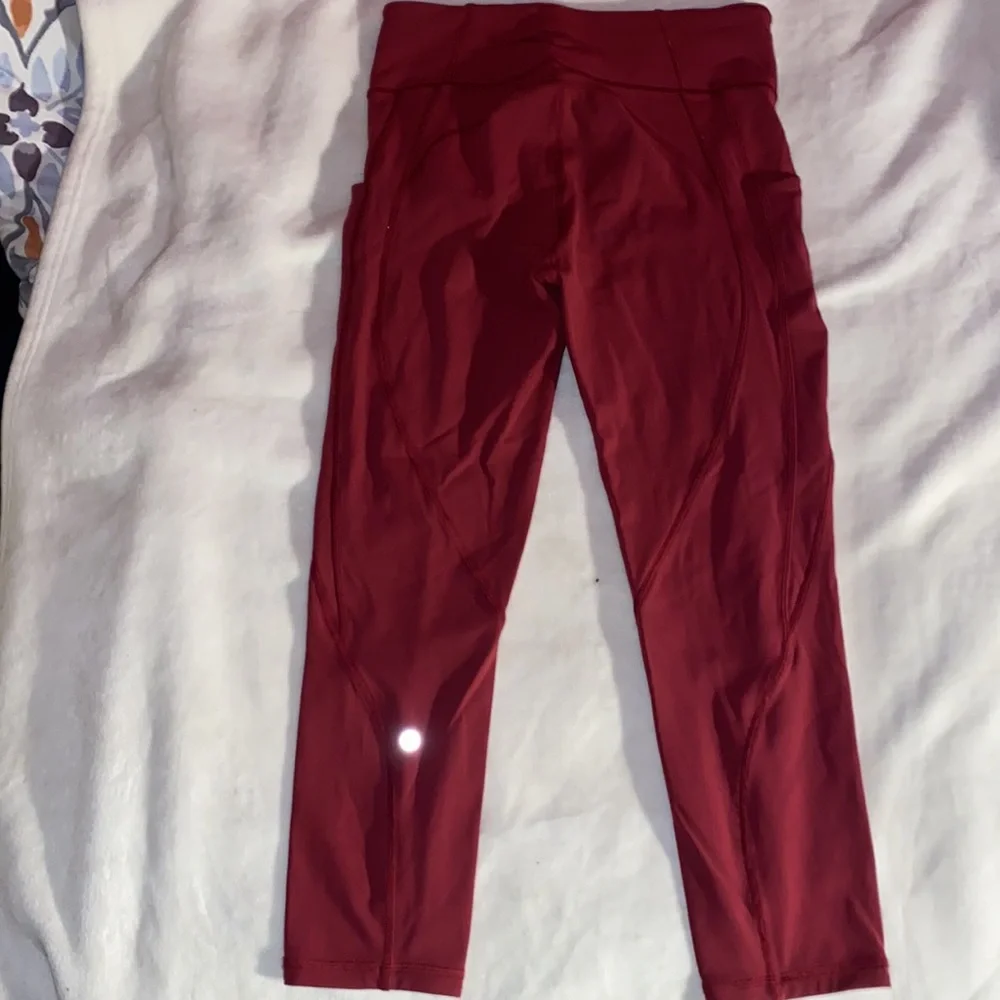 Lululemon cropped leggings|pink|size 8 - Picture 2 of 5